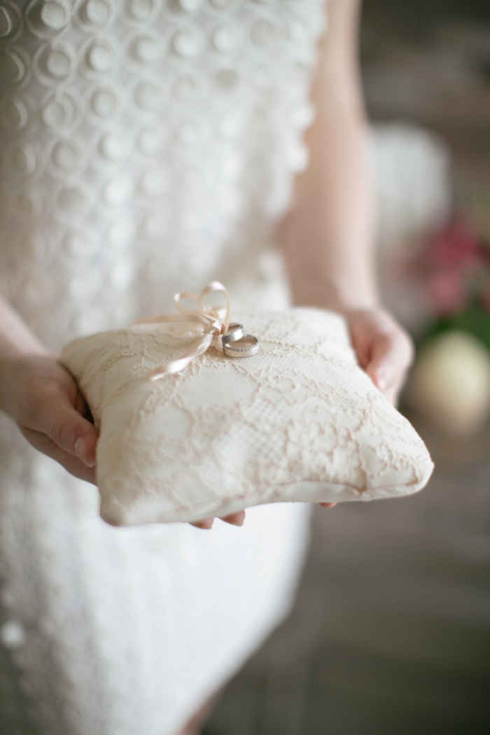lace ring pillow