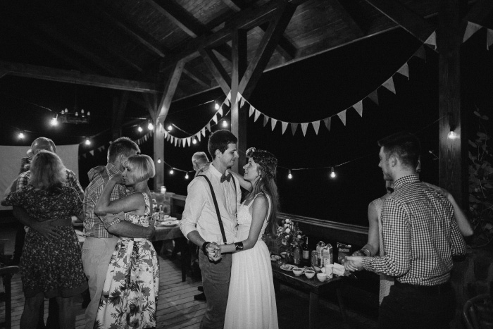 bride and groom slow dancing