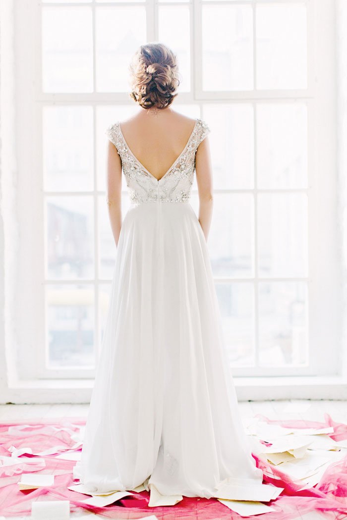 portrait of bride from the back