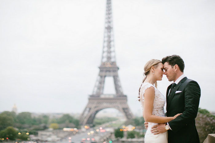 wedding portrait in front of Eiffel Tower