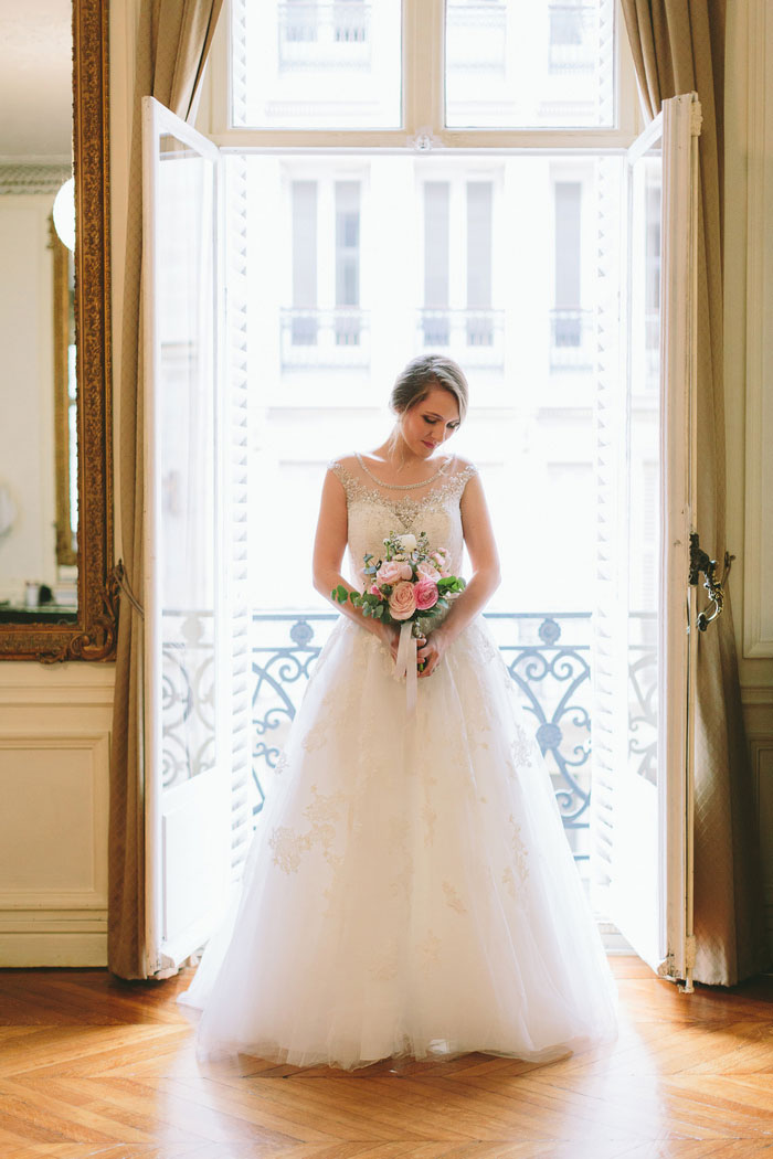 bride portrait on Paris balcony
