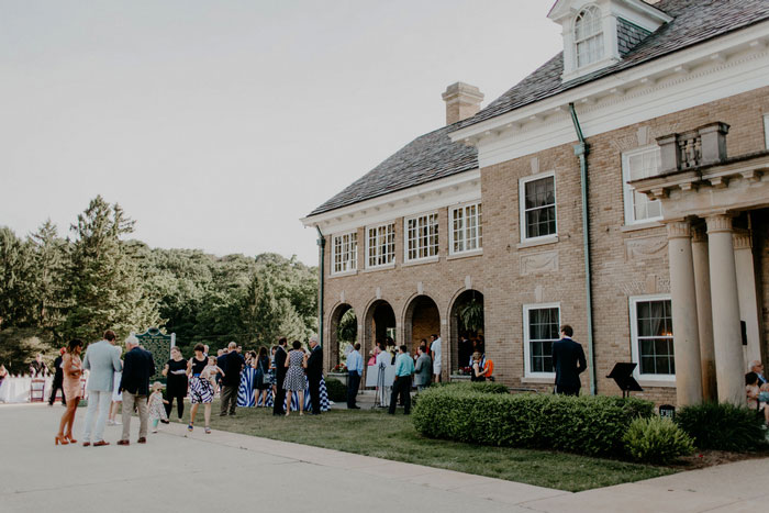 outdoor wedding cocktail hour