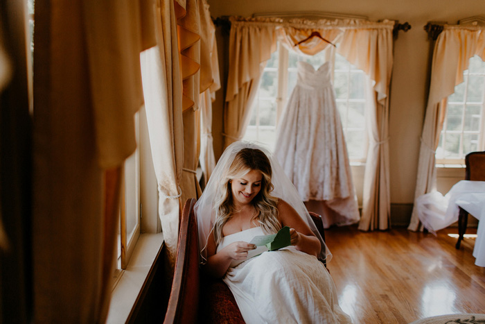 bride reading card