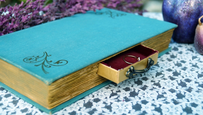 book worm ring box