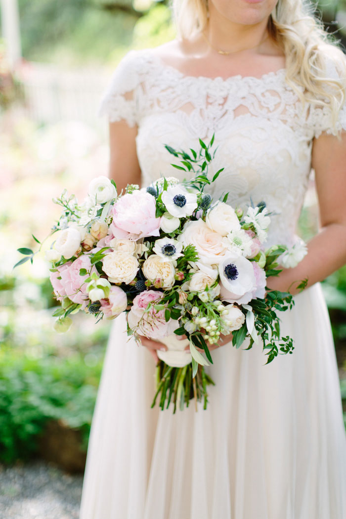 white and pink wedding bouquet