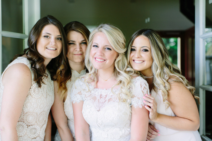 bride and bridesmaids 