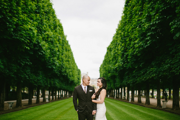 bride and groom portrait Paris