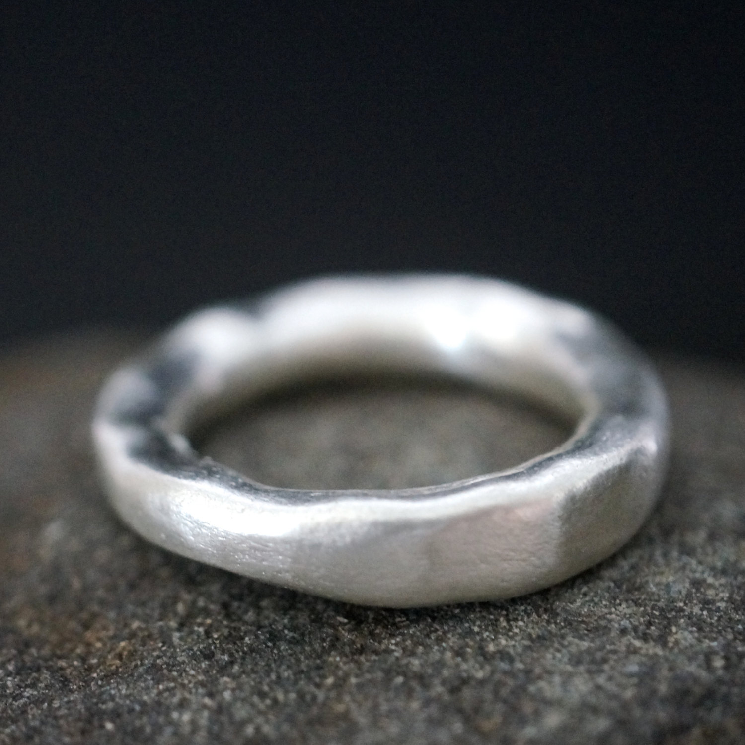 10 Stunning Silver Wedding Bands For Him