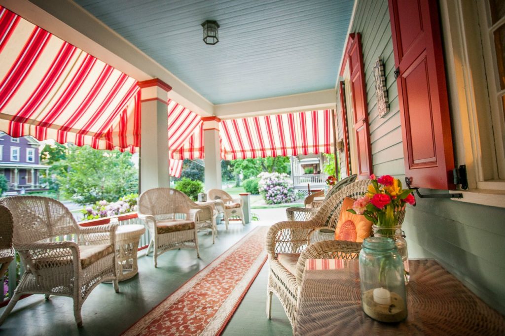 Intimate Weddings at Main Street Manor