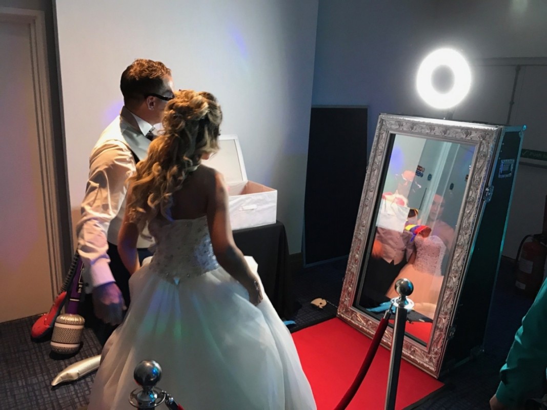 magic mirror bride groom