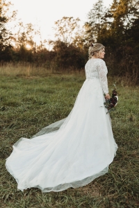 Lauren and Caleb’s $7,500 Missouri Barn Wedding