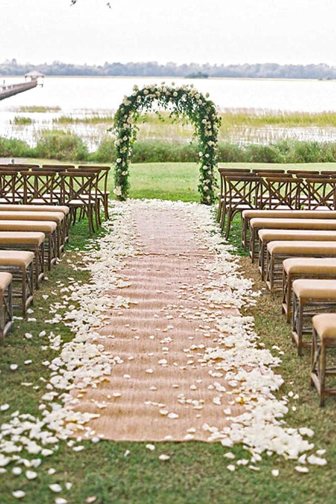 burlap aisle runner